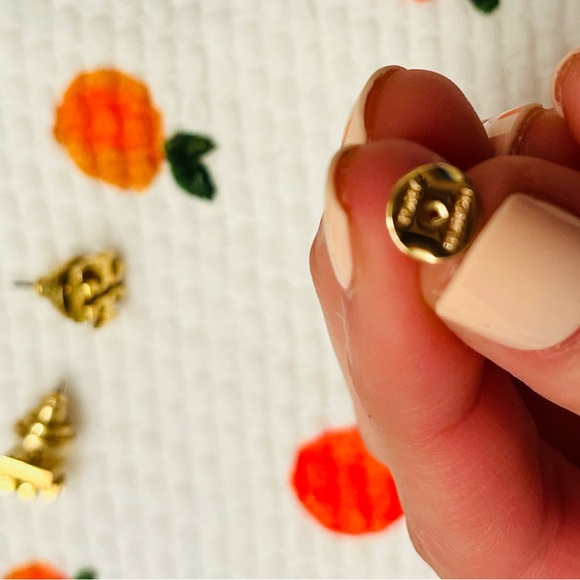 Tory Burch authentic stud earrings - 2 types available - Picture 4 of 4
